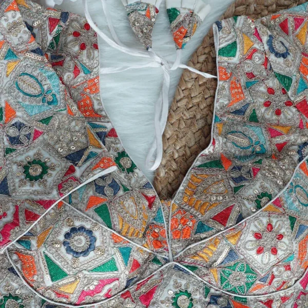 Noor-e-Riwaayat blouse